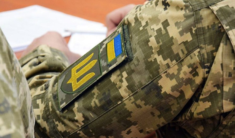 Полиция составила протокол на командира воинской части, потому что он не вышел в течение 15 дней из состава адвокатского объединения – что решил суд
