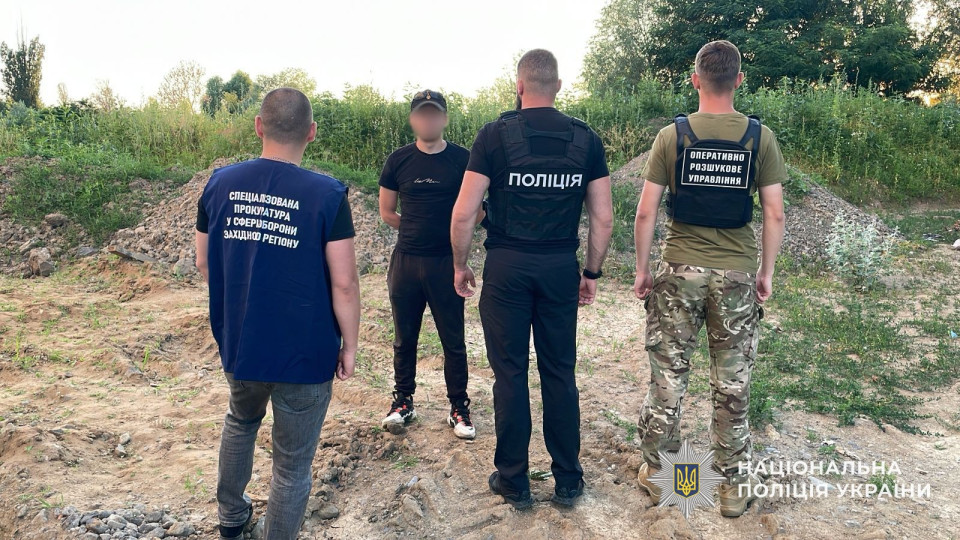 5000 доларів за «зелений кордон» — в Ужгороді викрили переправника військовозобов’язаних