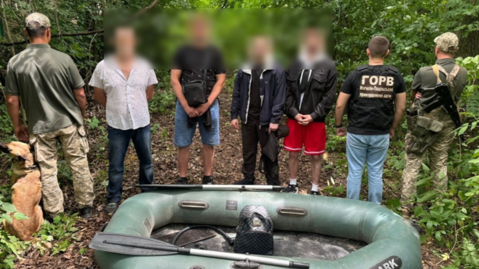 В Винницкой области задержали военнообязанных, которые планировали переплыть Днестр на резиновой лодке
