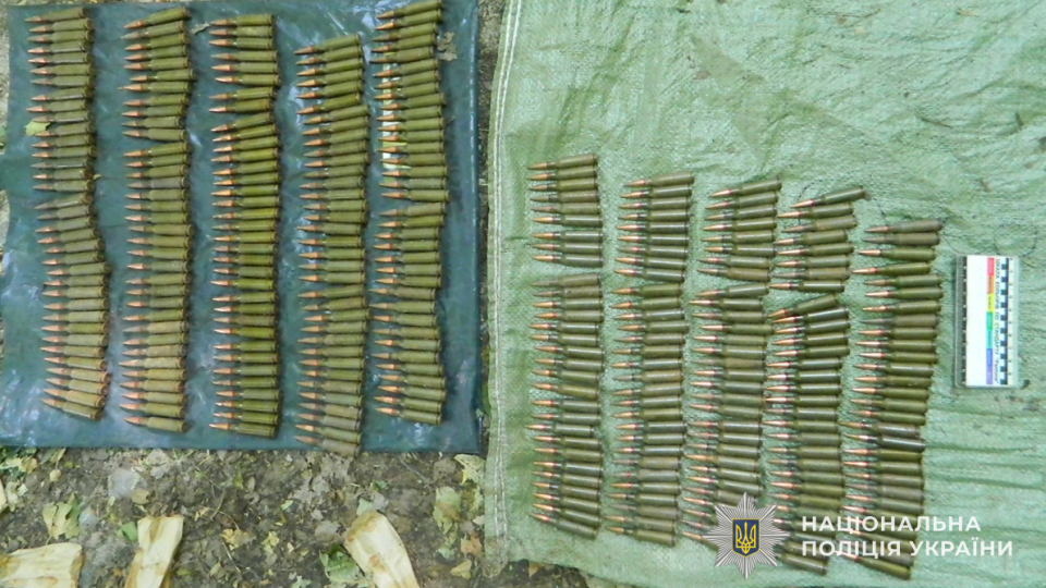 400 патронов в кармане — у 20-летнего жителя Чорткова нашли боеприпасы к автомату Калашникова, фото