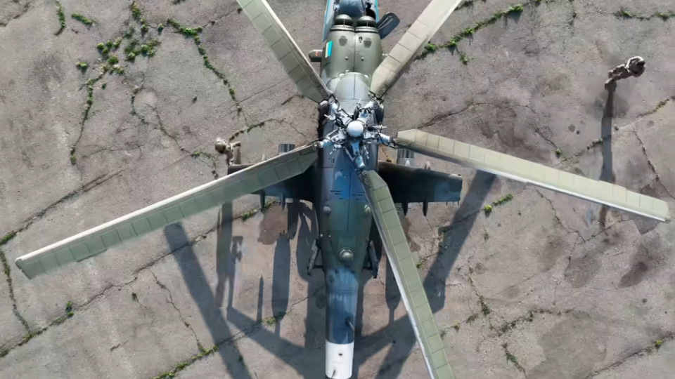 Владимир Зеленский показал работу военной авиации – видео