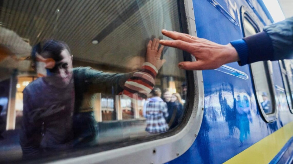 УЗ в 2025 году эвакуировала более 3 тысяч человек из регионов, где постоянные российские обстрелы