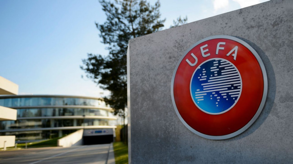 УЕФА оштрафовала «Челси» на €20 млн и «Барселону» на €15 млн