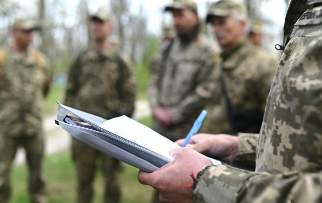 На Рівненщині побили військового ТЦК під час перевірки документів