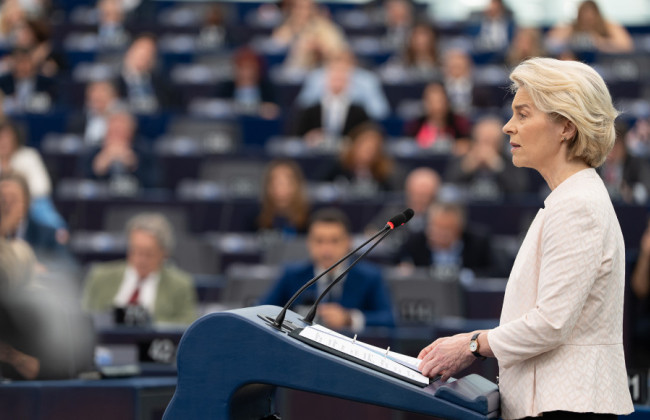 В Европарламенте начались дебаты по вотуму недоверия президенту Еврокомиссии Урсуле фон дер Ляйен