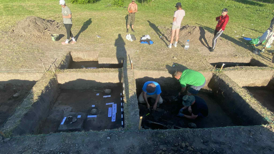 На Ровенщине обнаружили средневековое захоронение с уникальными артефактами, фото