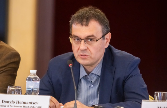 Разрешается наличие штрафов в пределах 8 тысяч грн – Даниил Гетманцев зарегистрировал изменения в законодательство о «клубе белого бизнеса»