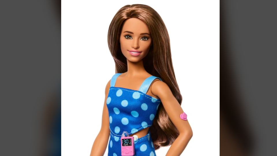 Mattel выпустила первую в мире куклу Barbie с диабетом первого типа, фото