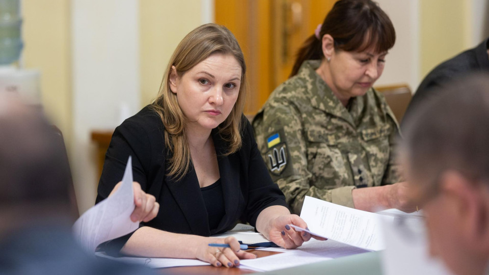 Граждане РФ и Беларуси не могут уволиться из армии, потому что с ними подписали контракты на службу как с гражданами Украины – Военный омбудсмен инициировала проверку