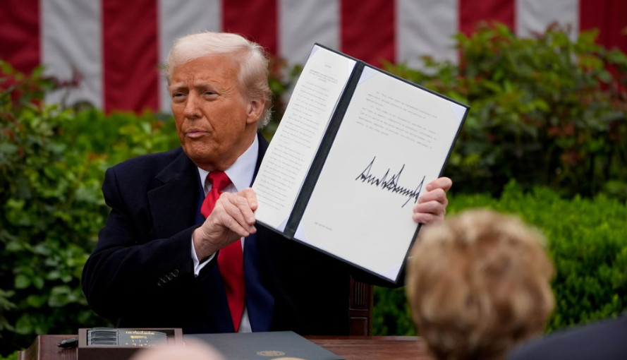 Дональд Трамп оголосив про введення 30% мит на товари з Мексики та Євросоюзу