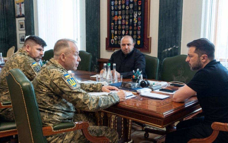 Зеленский обсудил с Сырским и Умеровым подготовку к визиту в Украину Кита Келлога