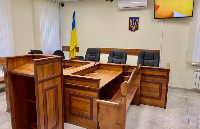 ГСА продолжает закупать в суды «хлам», офисная техника и судейские мантии низкого качества – судья