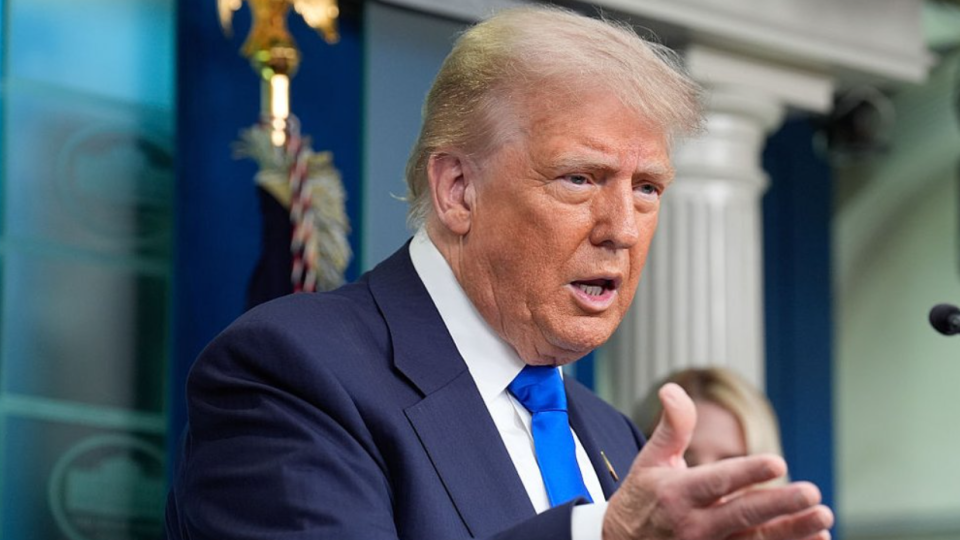 Трамп заявил, что США введут пошлины до 100% для РФ, если в течение 50 дней не будет мирного соглашения