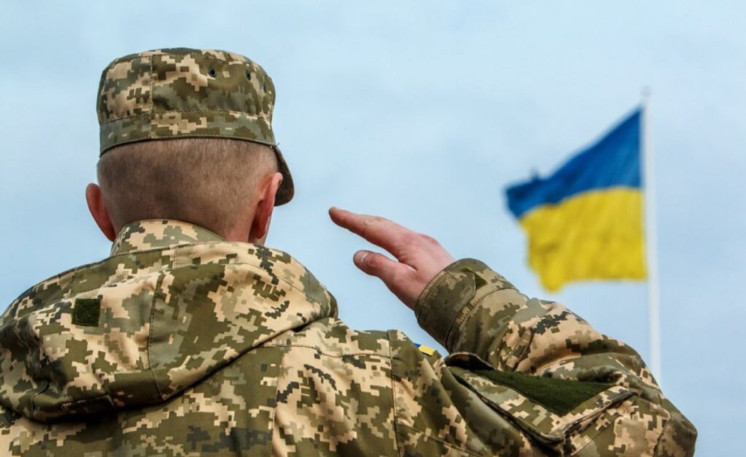 Чоловіки і жінки старше 60 років зможуть служити у ЗСУ за контрактом – Верховна Рада ухвалила закон
