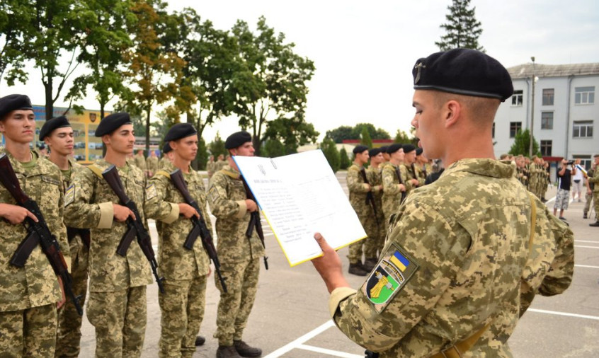 Военнослужащие 18-25 лет смогут учиться без отрыва от службы – депутаты рассмотрят законопроект