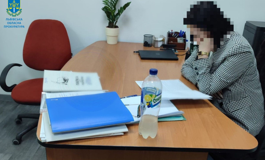 На Львівщині судитимуть жінку, яка за $5500 обіцяла фіктивну меддовідку для виїзду за кордон