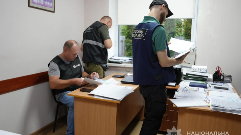 На Сумщине разоблачили директора фирмы, который присвоил 1,1 млн грн, предназначенных на строительство фортификаций