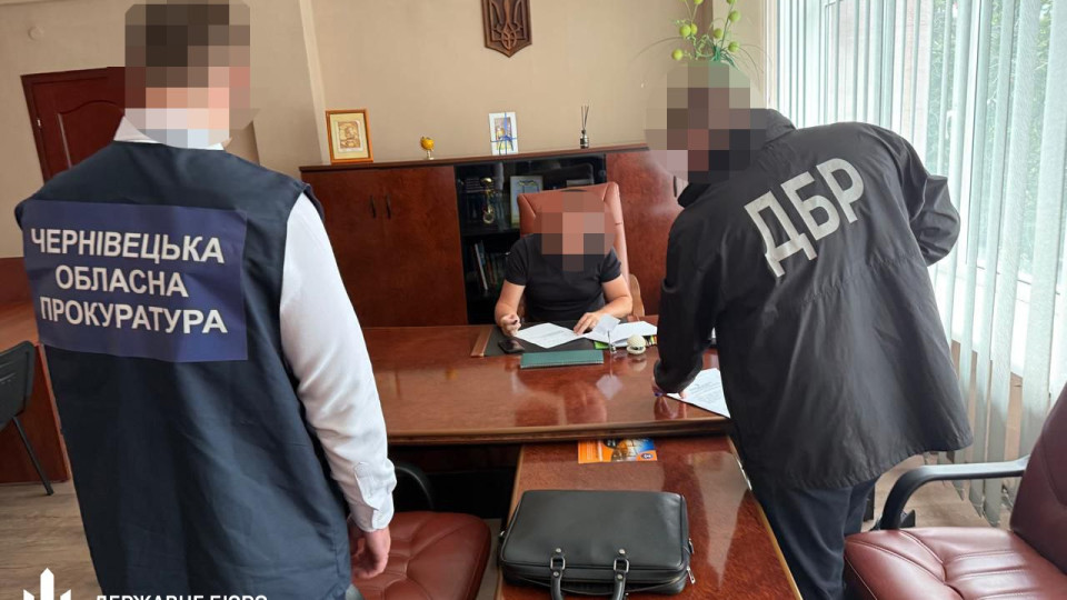 Руководителя Госгеокадастра одной из западных областей подозревают в злоупотреблении служебным положением более чем на 2 млн гривен