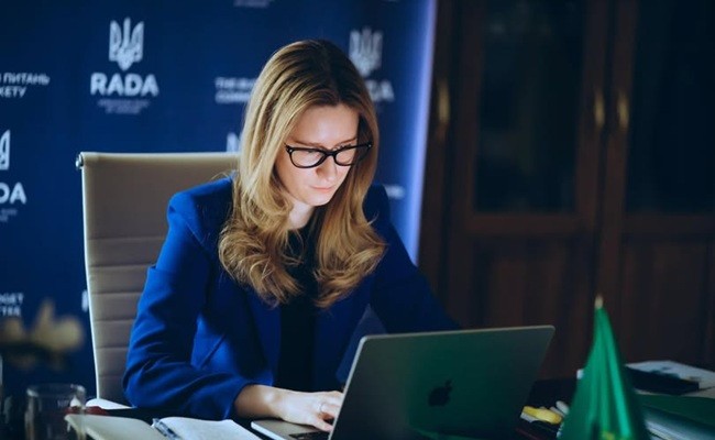 У бюджетному комітеті вважають, що міжнародним партнерам час дозволити використовувати їх допомогу на потреби ЗСУ