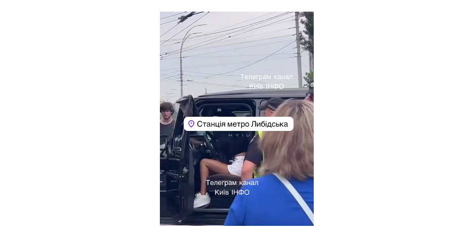 В Киеве на Лыбидской женщина за рулем «гелика» вылетела с дороги и врезалась в МАФ — видео
