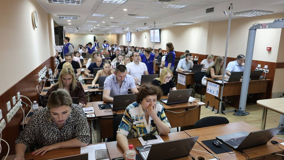 Тестирование на знание истории украинской государственности успешно сдали 7 239 кандидатов и судей