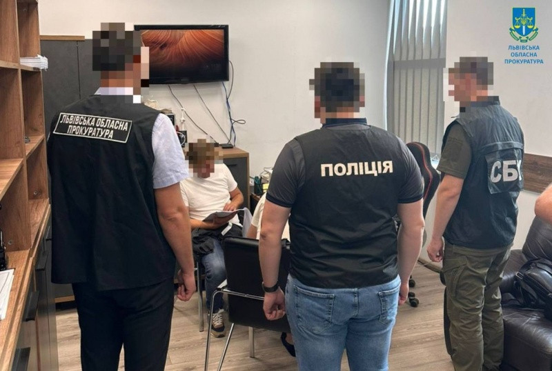Во Львове растратили 1,7 млн грн, предназначенных для ликвидации последствий ракетного удара — двум руководителям райадминистраций объявили подозрение