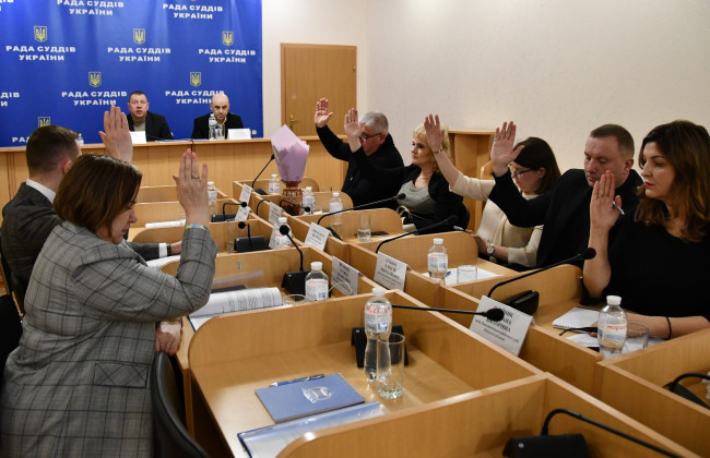 Судья, который не уволен с должности в порядке, определенном законом, и не лишен судейского статуса решением Высшего совета правосудия, продолжает пользоваться гарантиями судейской независимости – РСУ поддержала Богдана Львова