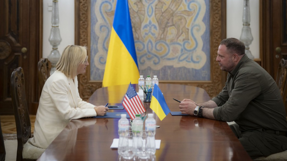 Андрей Ермак провел переговоры с временным поверенным в делах США в Украине Джули Дэвис и послом Германии Мартином Йегером