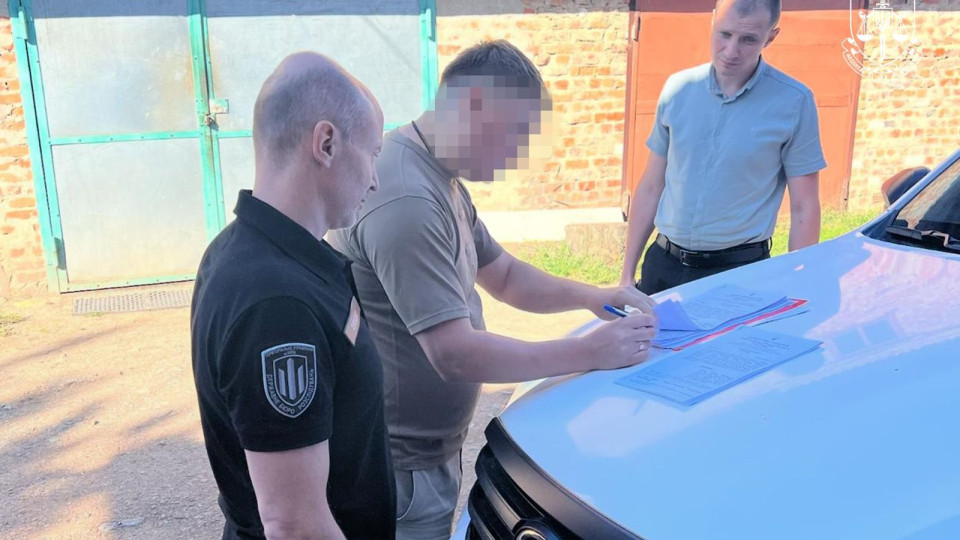 В Черниговской области прокурор подменил важные улики газетами и журналами