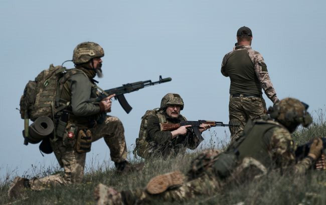 Владимир Зеленский разрешил военную службу по контракту для граждан в возрасте 60+: закон уже подписан
