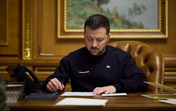 Зеленський підписав указ, який вносить зміни в правила звільнення військових із посад