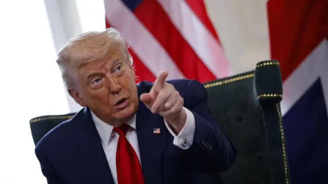 Трамп різко відреагував на погрози Медведєва війною – «скажіть йому, хай стежить за словами»