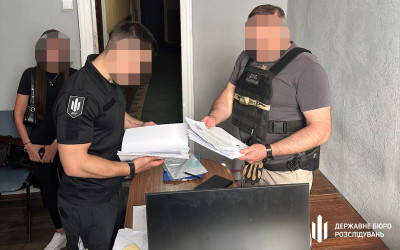 ДБР викрило харківського правоохоронця, який за $2000 зняв ухилянта з розшуку ТЦК