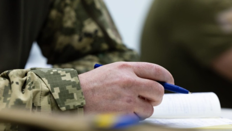 Добровольці у віці 18-24 років зможуть навчатися у закладах вищої освіти без відриву від служби