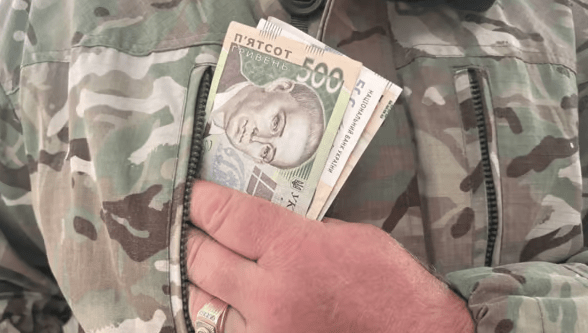 Когда возобновляются все выплаты после восстановления на службе после СЗЧ – разъяснение