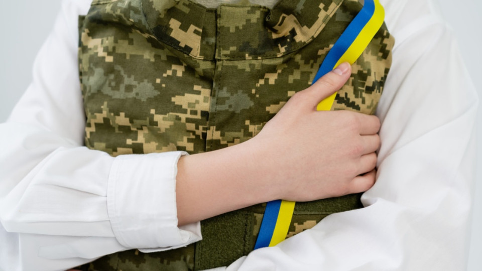 Пенсия матери пропавшего без вести военного: на какой срок ее назначают