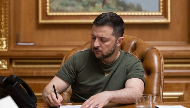Зеленский уволил двух глав администраций Гайдая и Юрченко, подозреваемых в коррупционной схеме с БПЛА и РЭБ