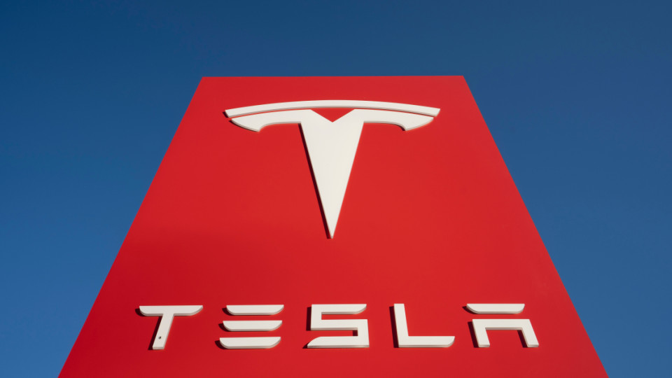 Tesla обязали выплатить 329 млн долларов за смертельное ДТП с автопилотом