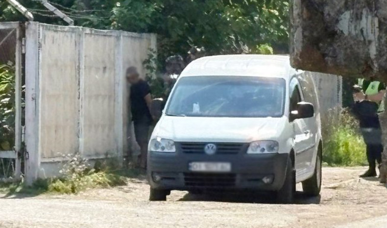 У Черкасах чоловік висмикнув чеку гранати і намагався взяти у заручники працівників ТЦК, відео