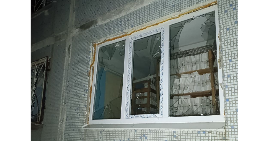 На Днепропетровщине из-за обстрелов повреждено здание суда, фото
