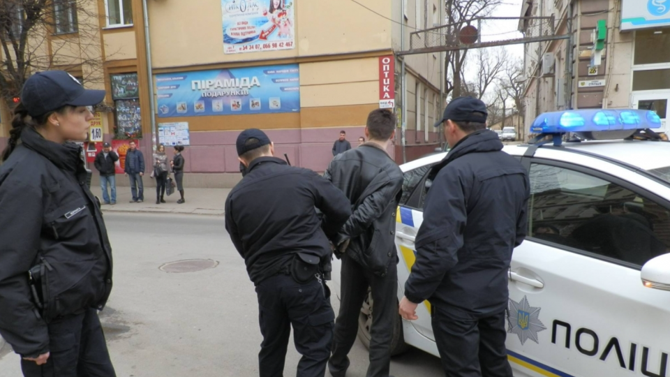 Протокол задержания является допустимым, даже если подпись задержанного указана в другой графе — Верховный Суд