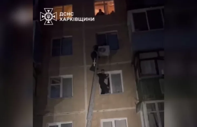 У Харкові дитина випала з вікна п’ятого поверху на кондиціонер, відео