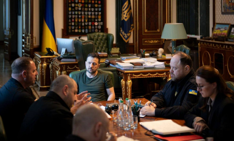 Президент поручил обновить план внешнеполитической работы до конца этого года — Андрей Ермак принял участие в совещании