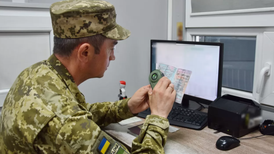 Верховный Суд сформулировал заключение, имеют ли право пересечь границу мужчины, чьи родственники погибли или пропали без вести во время мер по отражению вооруженной агрессии