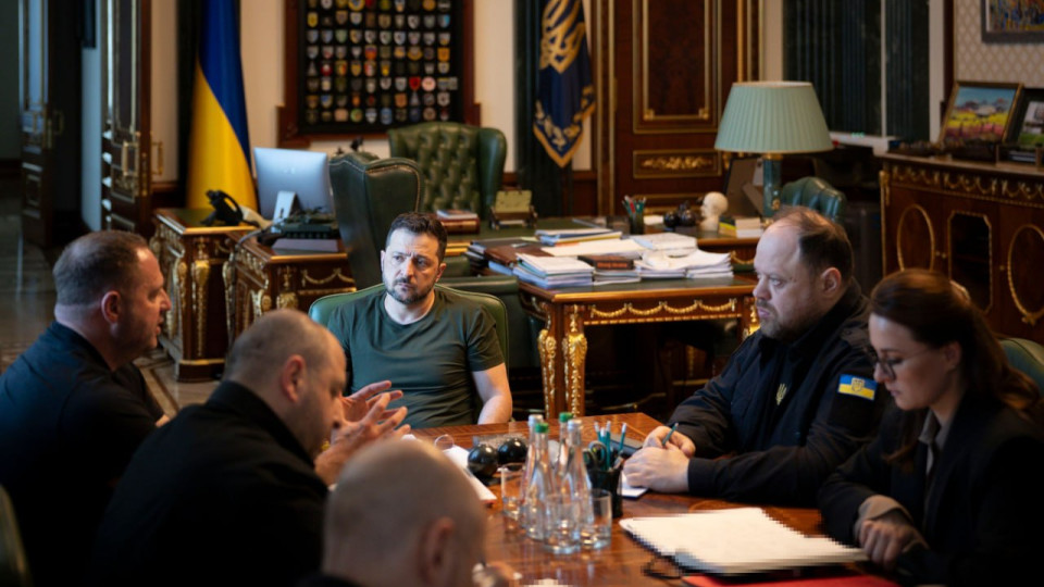 Зеленский подписал два указа о санкциях: синхронизация с Канадой и ограничения против 28 лиц