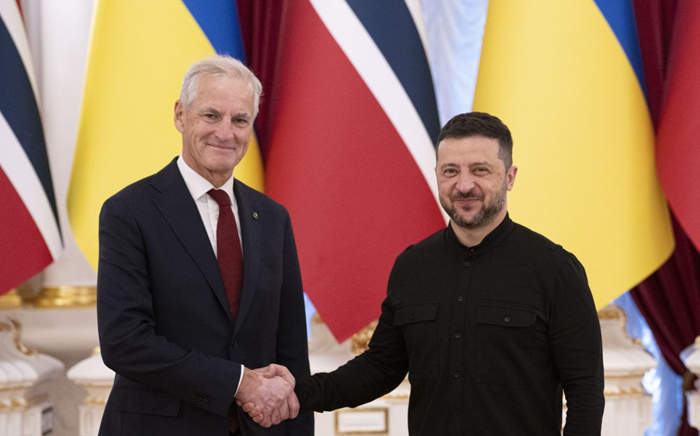 Зеленский ожидает от Европы миллиард долларов ежемесячно закупку оружия у США