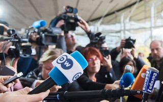 Кабмин внес изменения в правила бронирования работников представительств иностранных медиа