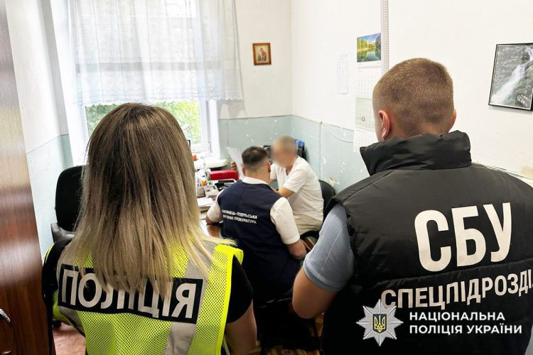 На Хмельниччині посадовці незаконно віддали корпус лікарні під забудову — прокуратура