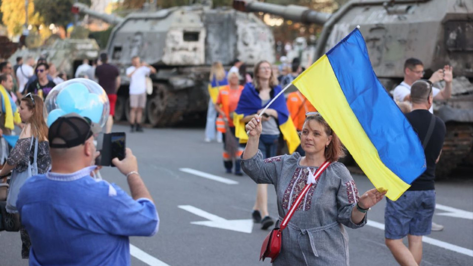 Не только в Киеве — теперь массовые мероприятия в Украине возможны только с разрешения военных