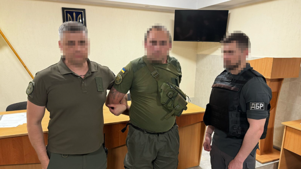 На Запоріжжі інспектора колонії судитимуть за постачання ув’язненим наркотиків і телефонів